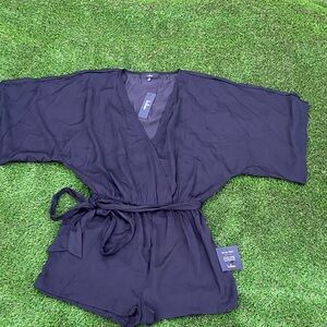 Lulu's Black V-Neck Shorts Jumpsuit Romper Size medium NWT